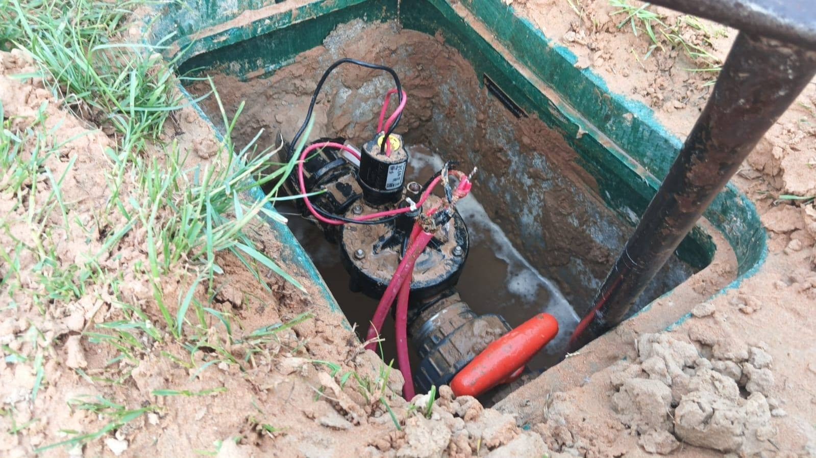 Underground irrigation valve and controller wiring